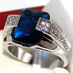 Elegant Blue and Silver Women's Ring